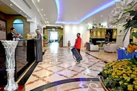 Grandeur East