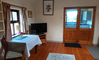 Sea View 1-Bed Cottage with Private Garden