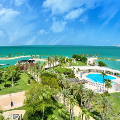 Sheraton Grand Doha Resort & Convention Hotel Отели рядом с достопримечательностью «Доха Корниш»