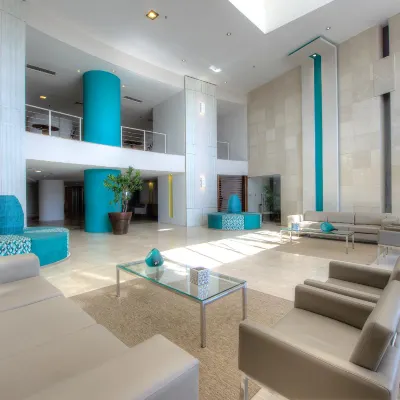 Oasis Atlantico Fortaleza Hotels near Meireles Beach