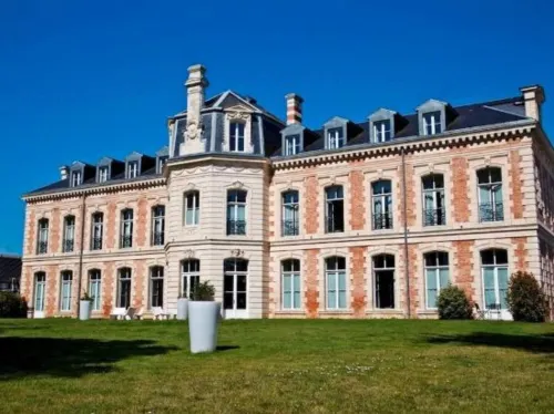 Hôtel du Château Hôtels à : Lagord