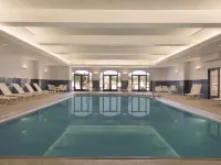 Hampton Inn & Suites Kansas City-Country Club Plaza Hotels near Midtown - Westport