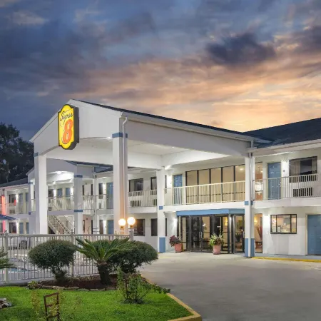 Super 8 by Wyndham Ocean Springs Biloxi