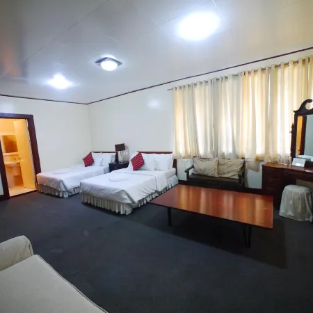 Mountain Lodge Hotel and Restaurant