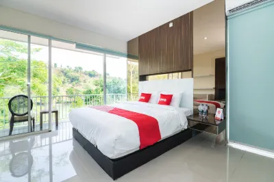 OYO 2001 Taman Dayu Villa Golf View Hotellit kohteessa Durensewu