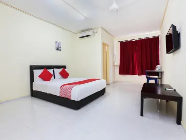 Super OYO 89640 Hotel Pelangi Marang