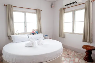 Chimphli Hotel Các khách sạn ở Laem Sing