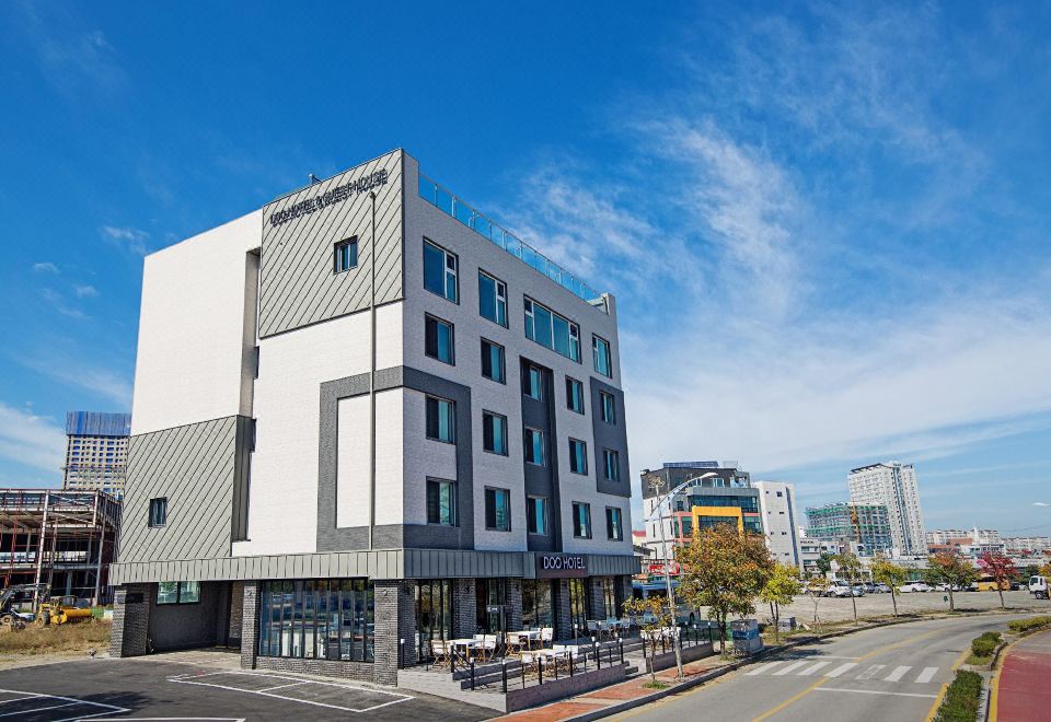 Doo Hotel & Guesthouse - Hostel - Housity