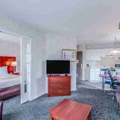 Hotel Quality Suites Rooms