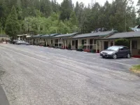 El Dorado Motel - parking