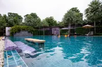 เดอะ คาแนล การ์เดน รีสอร์ท - ที่มีสระว่ายน้ำ