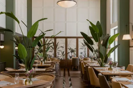 Hotel Moco Отели рядом с достопримечательностью «Wat Pradu Kham Tha Netnimit»