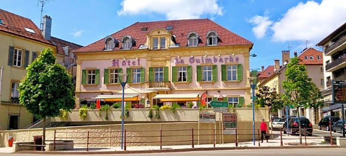 Hôtel la Guimbarde โรงแรมในดูบส์