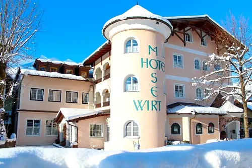 Hotel Moserwirt فنادق في باد غويسيرن