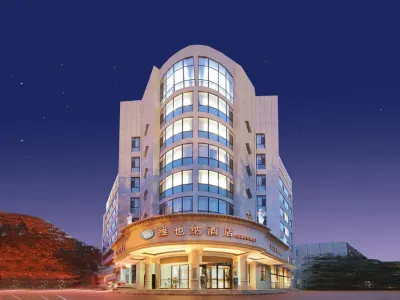 Vienna Hotel (Linzi Railway Station) Hotel in zona Shandong Traffic Passenger Transport Terminal (Qilu Petrochemical Shengli Hospital East)
