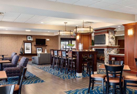 햄프턴 인 워터타운 외관