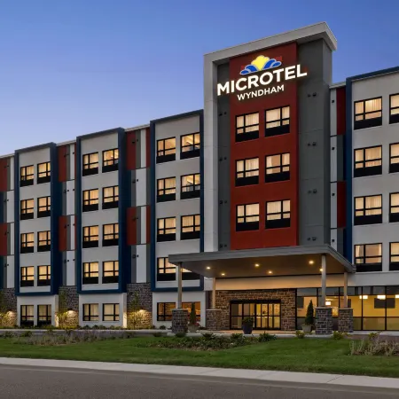 Microtel Inn & Suites Montreal Airport-Dorval QC