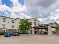 Comfort Inn & Suites Gatesville Near Fort Cavazos Hotels in Gatesville