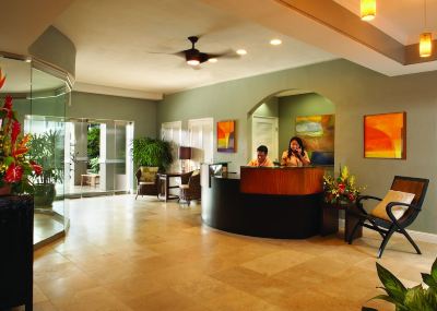 フロントデスク ワイキキ ショア by アウトリガーの写真