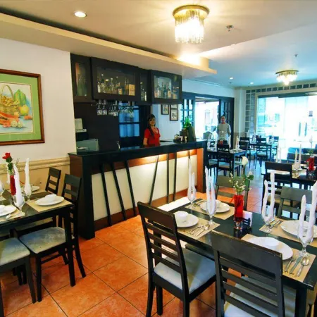 ACL Suites Cubao Отели рядом с достопримечательностью «Павильон для мероприятий Blue Leaf Cosmopolitan»