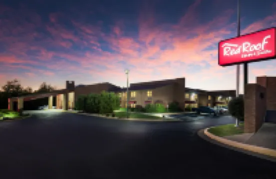 Red Roof Inn & Suites Lexington – Hamburg
