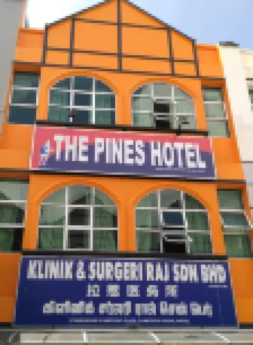 The Pines Hotel (Kampung Raja) Hotel berhampiran Hutan Berlumut