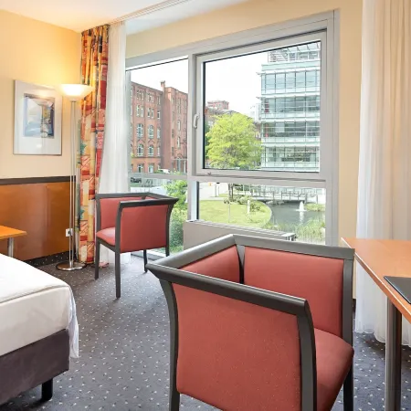 Victor's Residenz-Hotel Berlin Tegel Отели рядом с достопримечательностью «Стадион в Виттенау»