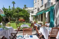 Goldstar Apartments & Suites - Kitchens