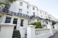Brunswick Garden Studio - Patio - by Brighton Holiday Lets