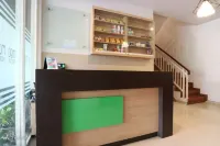 Mango Homestay Hotels in Sukolilo