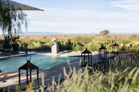 Sweetfontein Boutique Farm Lodge Отели в г. Bo-Karoo