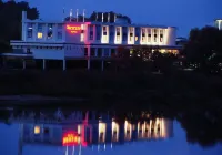 Hôtel Mercure Nevers Pont de Loire Hotel di Magny-Cours