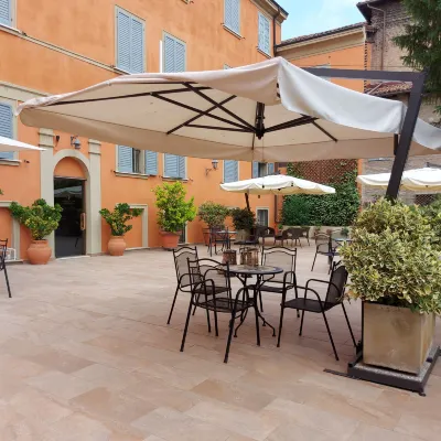 Phi Hotel Canalgrande Hotels near Modena Station