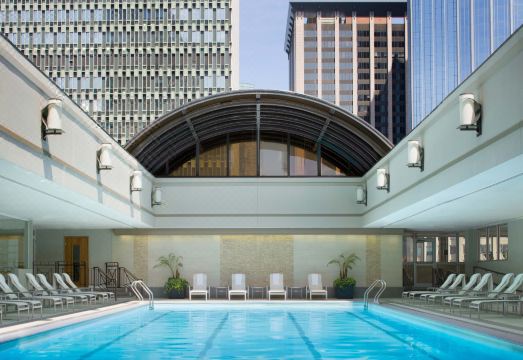 쉐라톤 보스턴 호텔의 넓은 회의실