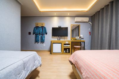 Semi Private Twin Room