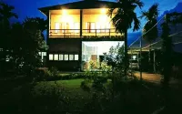 Bua Guest House Hotels near Pantai Mangrove P. Merbau
