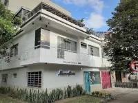 Noah Boutique Hostels Medellin Отели в г. 
