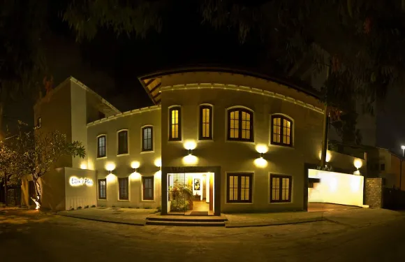 埃倫斯廣場酒店