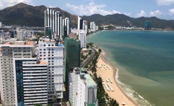 Trangs Beachfront Apartment Nha Trang