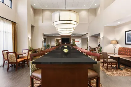 歐佩萊卡 I-85 奧本地區歡朋套房飯店