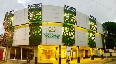 Two Seasons Executive Suites Hotel in zona Iglesia Ni Cristo