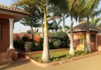Fallsview Apartments Hotels in Simonga