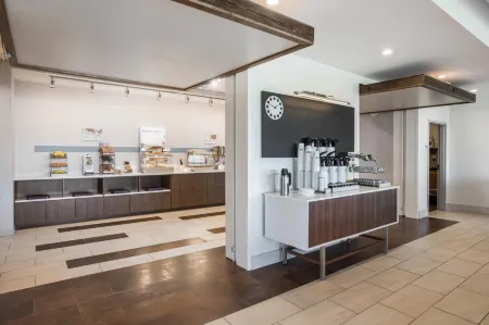 Holiday Inn Express & Suites Ludington Отели в г. Mason County