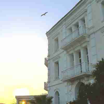 Grand Hotel Des Sablettes Plage, Curio Collection By Hilton Hotel Exterior