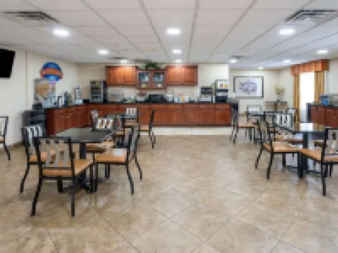 ベイモント バイ ウィンダム サバンナ サウス サバンナのホテル