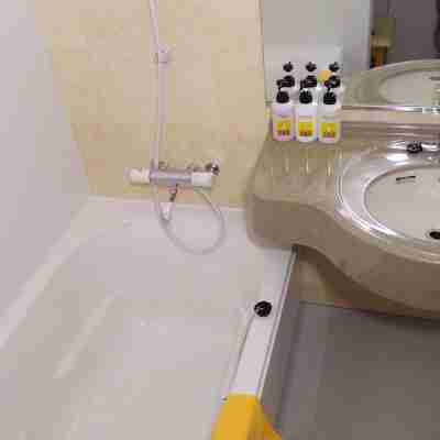 ファミリーロッジ旅籠屋・長者原SA店 Rooms