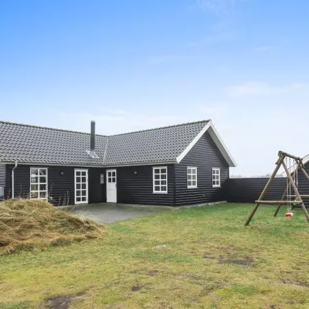 "Suvi" - 900m from the Sea