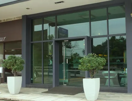 Vivo Hotel Отели рядом с достопримечательностью «Bukit Pelindung Recreational Forest»