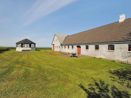 "Alois" - 1km to the Fjord