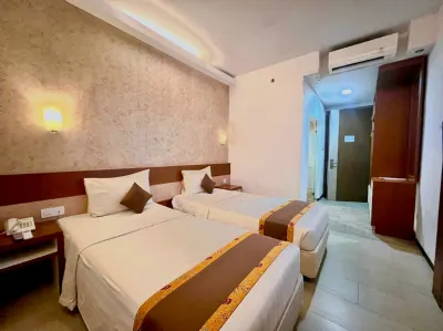 Xtra Hotel Bengkulu Hotels near Thomas Parr Monument
